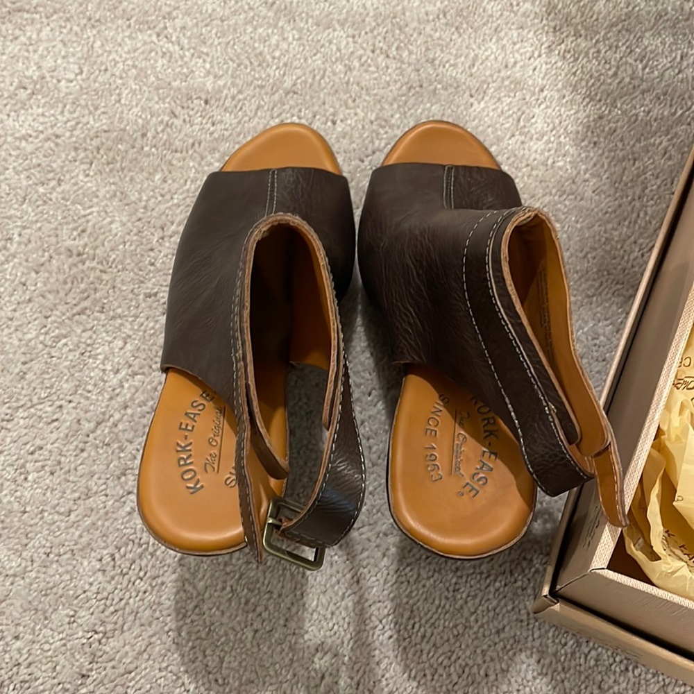 Kirk-ease Taupe wedges